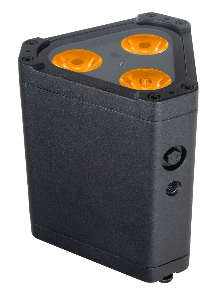 Weerbestendige compacte IP65-projector, uitgerust met 3x 10W RGBL-LEDs en draadloze DMX. Past in elke ALU-truss om deze van binnenuit kleurrijk te verlichten. - BTI-TRUSSLITE