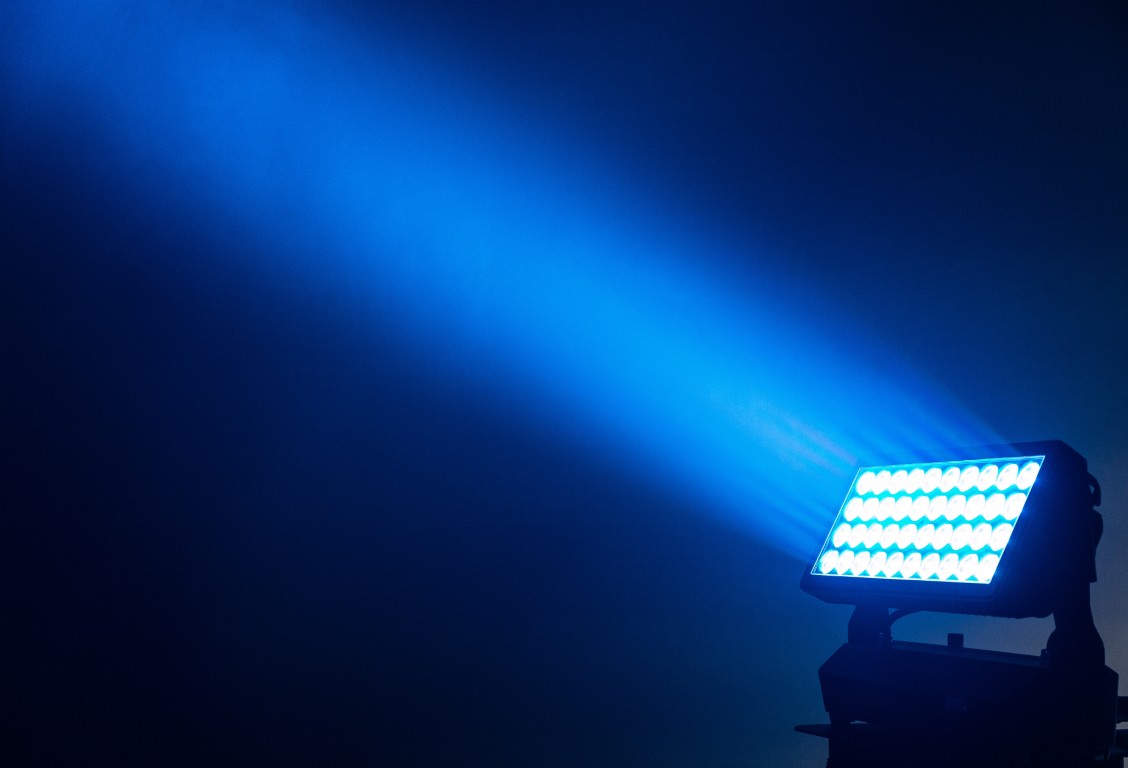 Dit lichtschild wordt op de BT-CHROMA 800 bevestigd om bij installaties het zicht op LED's tegen te gaan, en hinderlijke verblinding van voorbijgangers te vermijden - BT-CHROMA 800 - Anti Glare Grid