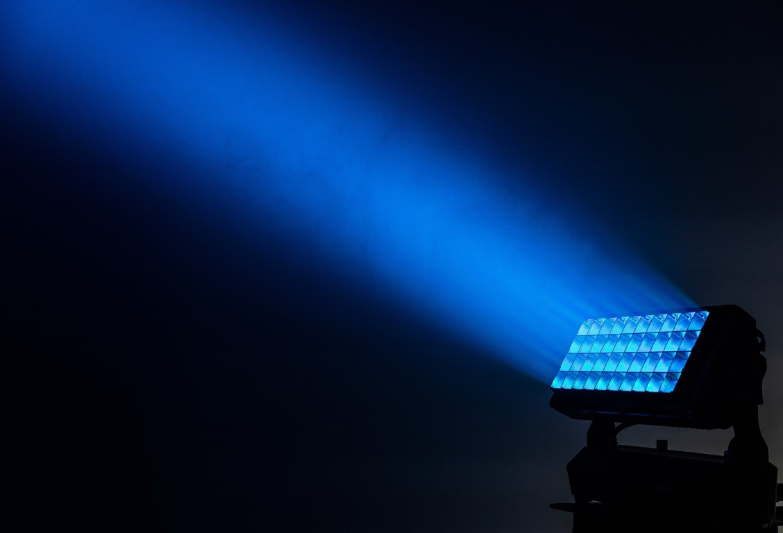 Dit lichtschild wordt op de BT-CHROMA 800 bevestigd om bij installaties het zicht op LED's tegen te gaan, en hinderlijke verblinding van voorbijgangers te vermijden - BT-CHROMA 800 - Anti Glare Grid