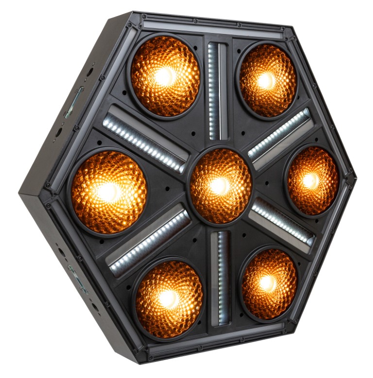 Indrukwekkend hexagonaal multi-effect armatuur, dat krachtige blinders combineert met pixelgestuurde stroboscoop en RGB-lijnen om verbazingwekkende effecten te creëren. Ontwikkeld voor gebruik op concertpodia, tv-studio's, ... - BTX-SKYRAN