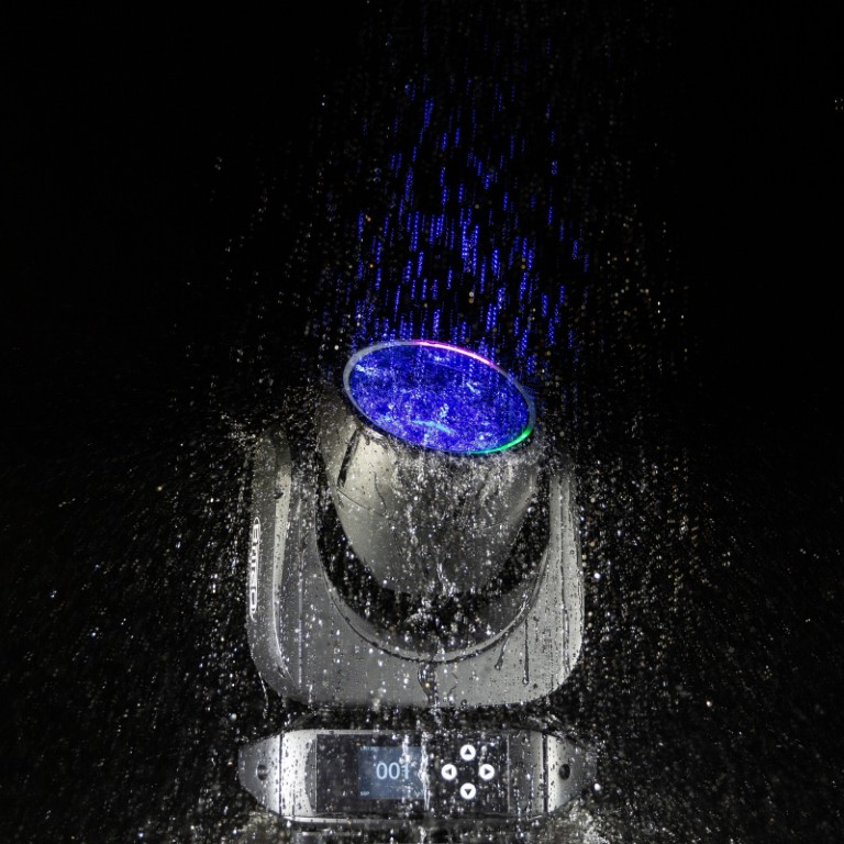 Uiterst compacte, lichtgewicht en krachtige IP65 moving wash voor binnen en buiten met 7x 40W RGBL LED's - BTI-BLIZZARD WASH1