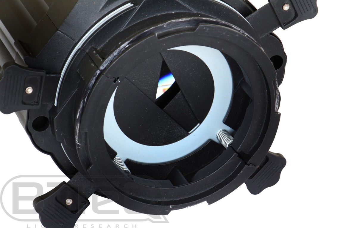 Optiek voor BT-PROFILE160/LED ENGINE of BT-PROFILE250/LED ENGINE of BT-PROFILE 500TW/LED ENGINE met 25-50° zoom die de ETC Source Four-optiek door een optionele gobohouder en optioneel diafragma kan vervangen. - BT-PROFILE160/OPTIC 25-50