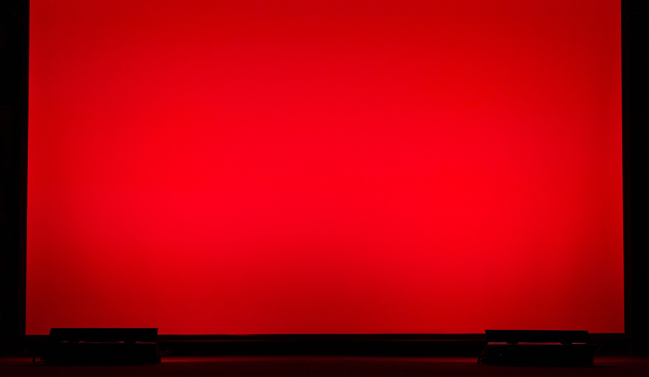 Krachtige IP65 full color LED cyclorama! Kan worden gebruikt voor achtergrond- en voetlicht op zowel binnen- als buitenpodia. - BTI-CYCLO