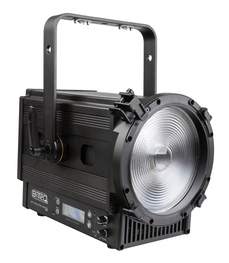 Zeer krachtige 250Watt LED theaterspot met gemotoriseerde 13,1° tot 58,3° zoom en uitstekende zeer geruisloze koeling. Gedraagt zich als een halogeen Fresnel, dankzij het redshift / amber drift effect! - BT-THEATRE 250EZ Mk3