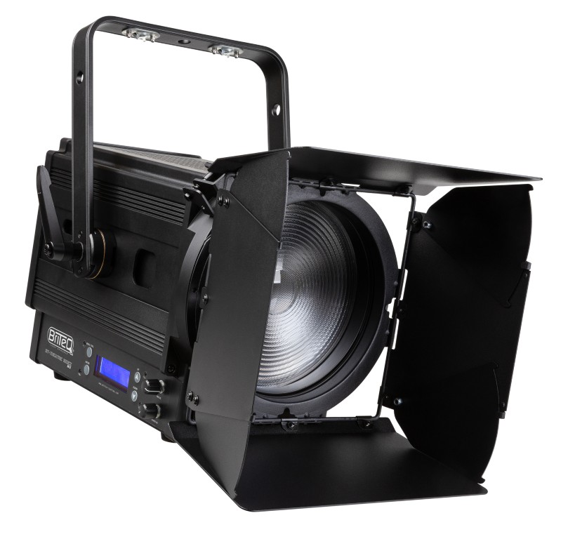 Zeer krachtige 150Watt LED theaterspot met gemotoriseerde 12,5° tot 56,2° zoom en uitstekende zeer geruisloze koeling. Gedraagt zich als een halogeen Fresnel, dankzij het redshift / amber drift effect! - BT-THEATRE 150EZ Mk3