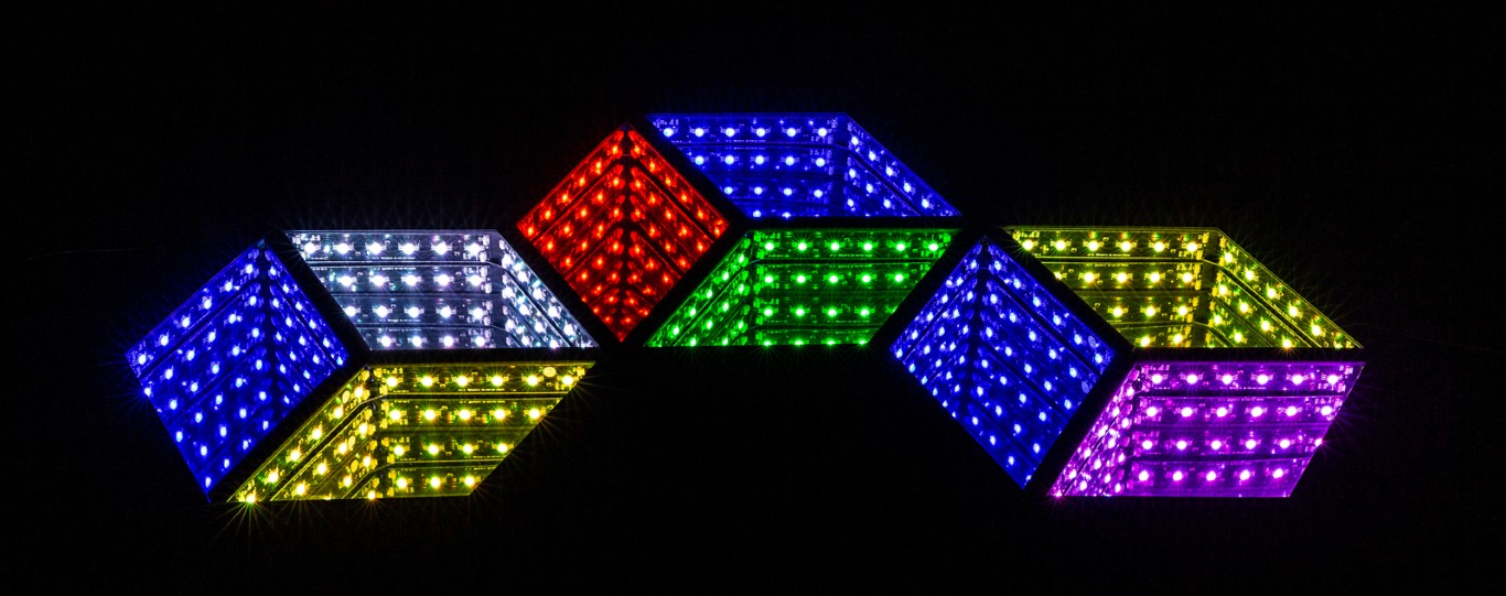 Fantastisch 3D spiegeleffect (RGB) voor allerlei decoratieve doeleinden - HEXAGON 3D