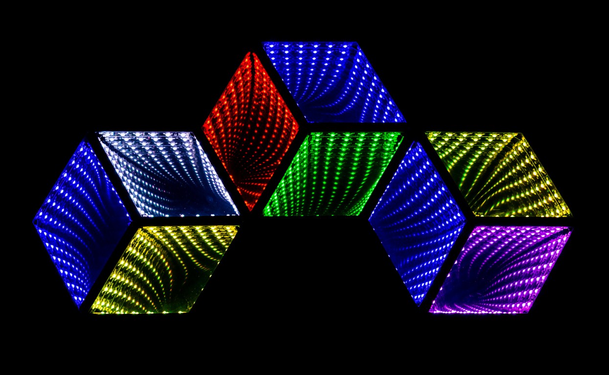 Fantastisch 3D spiegeleffect (RGB) voor allerlei decoratieve doeleinden - HEXAGON 3D