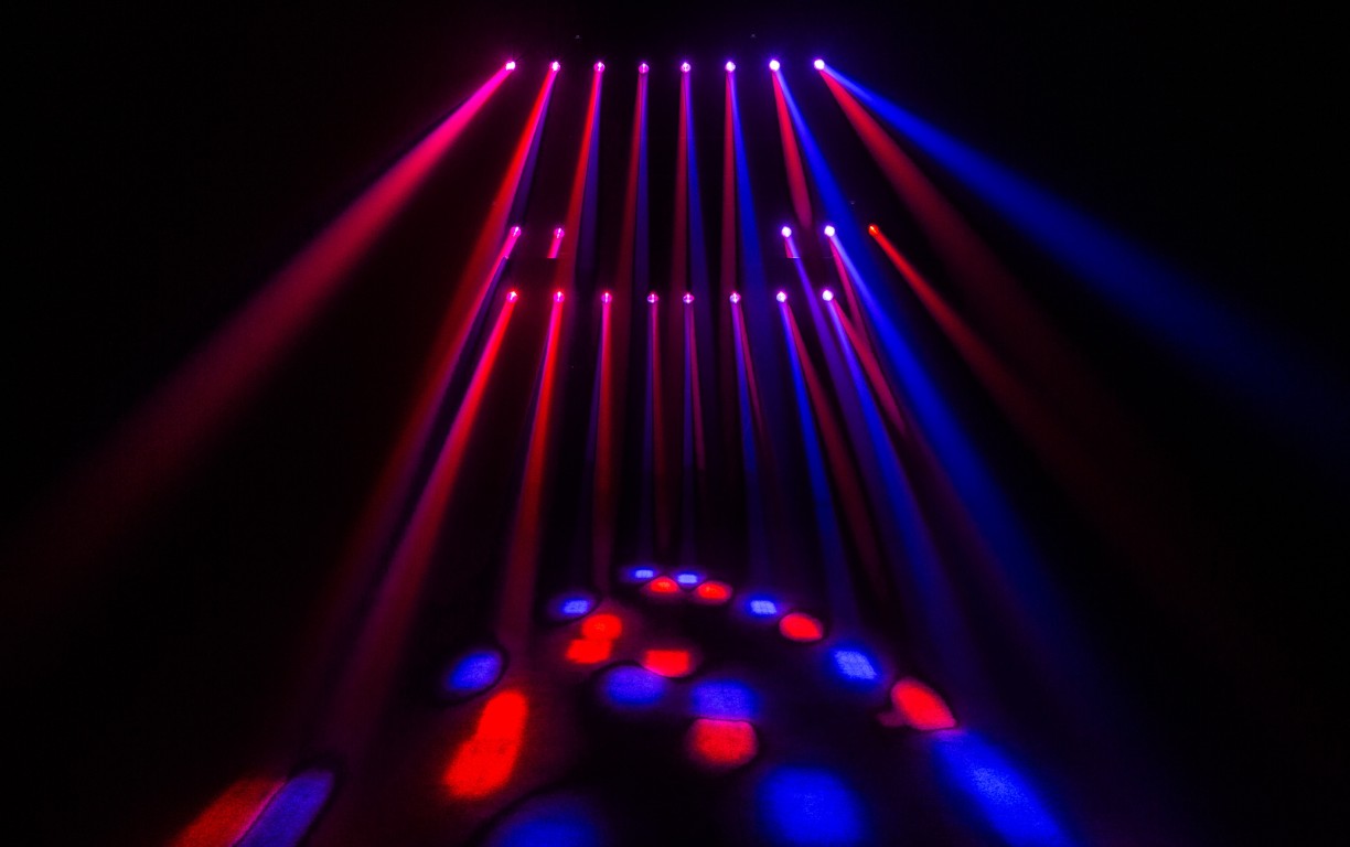 Lichtbar met 4x 40W RGBW LED Moving Heads - QUADRA MOVE