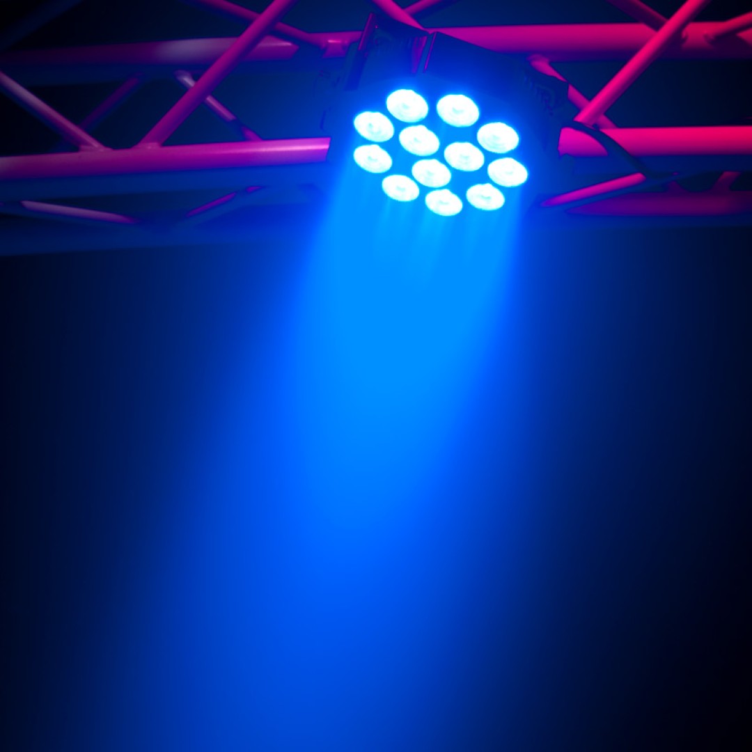 Mega 64 Profile EP Compacte Laag-Profiel LED Flat Par met 12x4W RGB+UV Kleurmenging