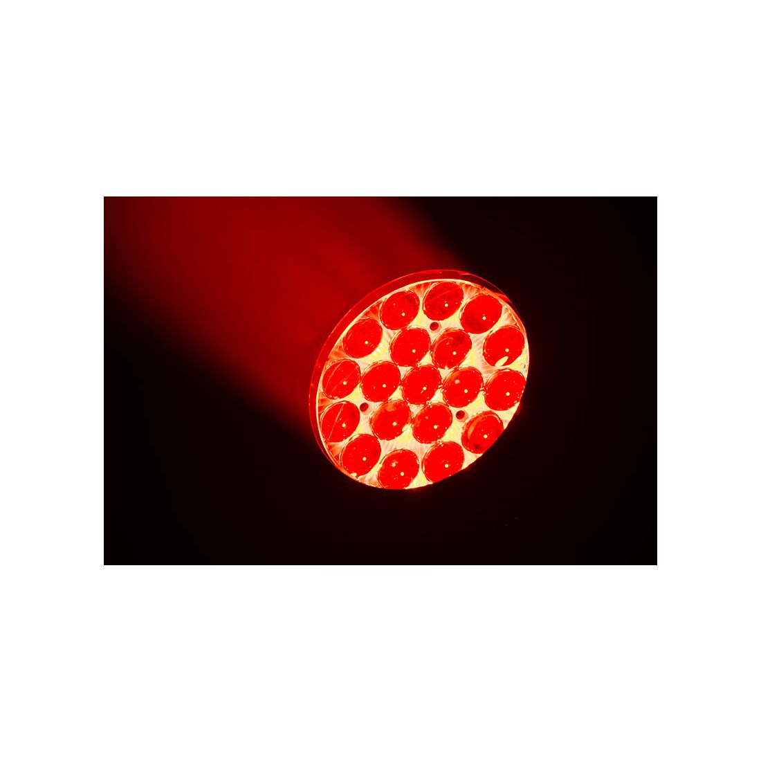 Mega Par Z Wash – Krachtige LED Wash met Gemotoriseerde Zoom 15W RGBW