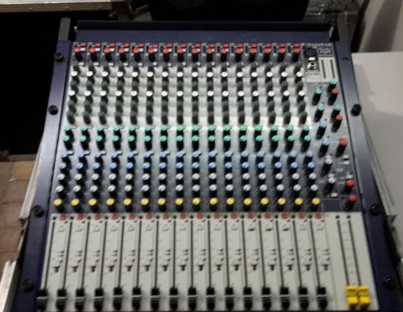 mengtafel 16 kanalen Soundcraft GB2R occasion