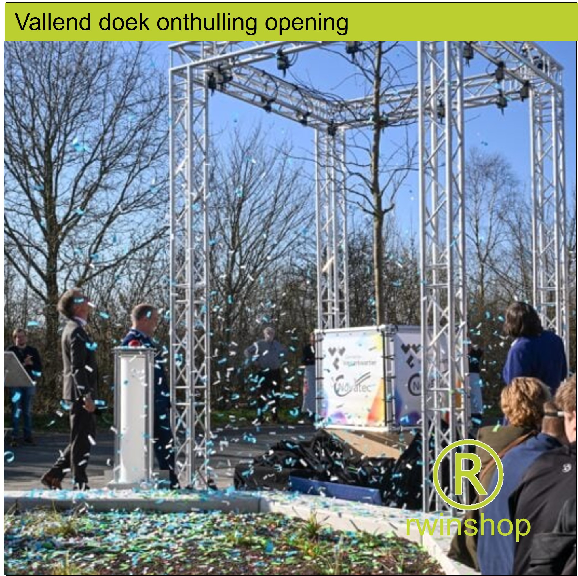 Vallend doek onthulling 
